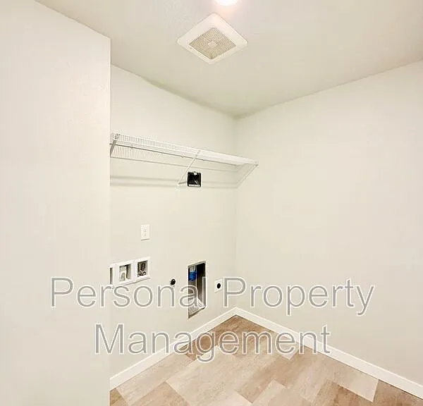 417 NE Repass Rd #2 — Photo 23
