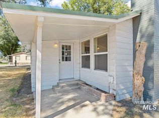 956 SE Hamilton Rd, Mountain Home, ID 83647