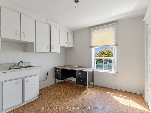 5th image of 207 Symington Ave