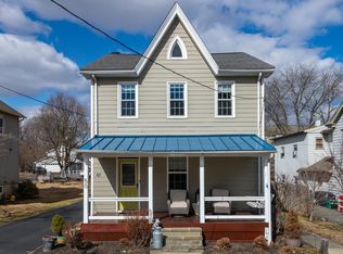 50 E Main St, Elverson, PA 19520