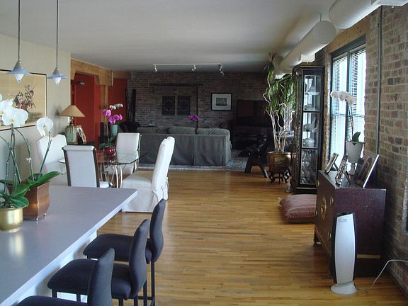 3rd image of 515 N Noble St #306/308