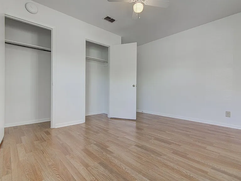 8406 Burrell Dr — Photo 14