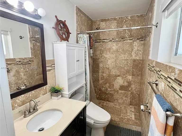 101 SW 58th Ave — Photo 12