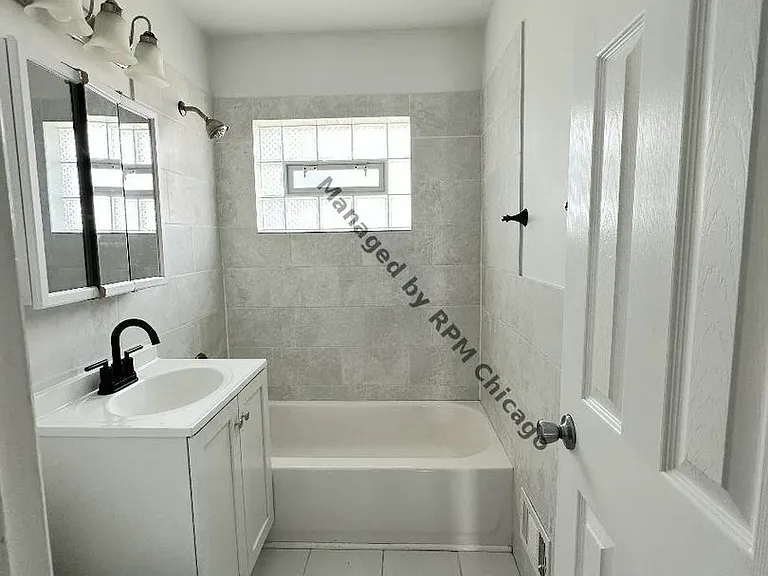 1420 N Harlem Ave #E — Photo 14