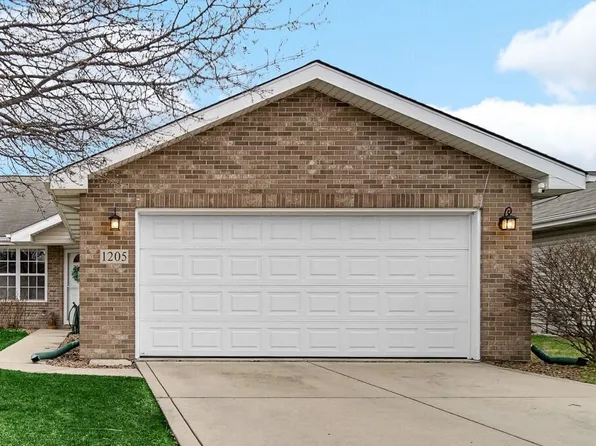 1205 W 84th Ln, Merrillville, IN 46410