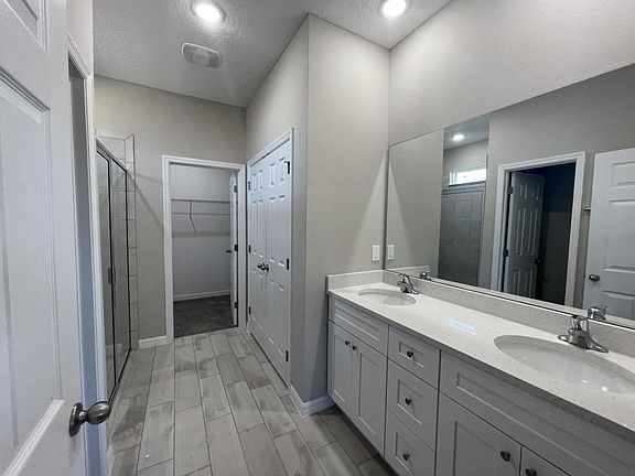 2nd image of 73 SE Maple Dr