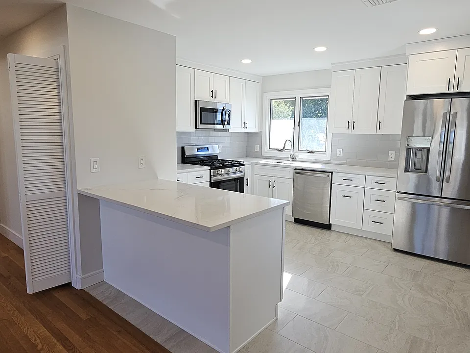 2 3rd St #2