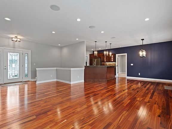 5th image of 4225 Wedgewood Dr