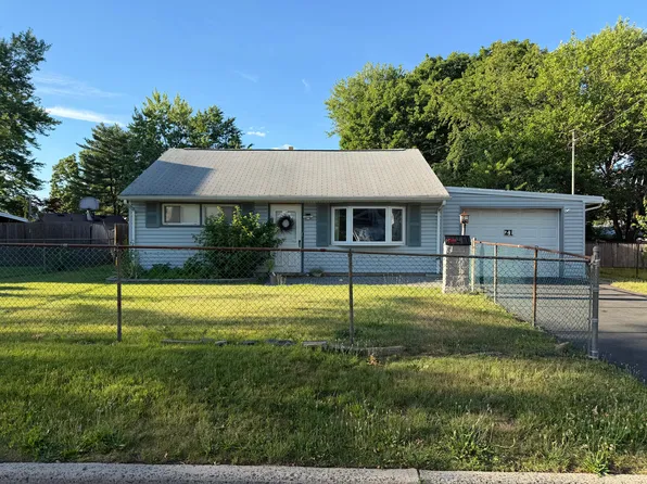 21 Knollwood Rd E, Edison, NJ 08817