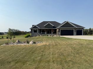 737 Parker Ranch Rd, Bismarck, ND 58503
