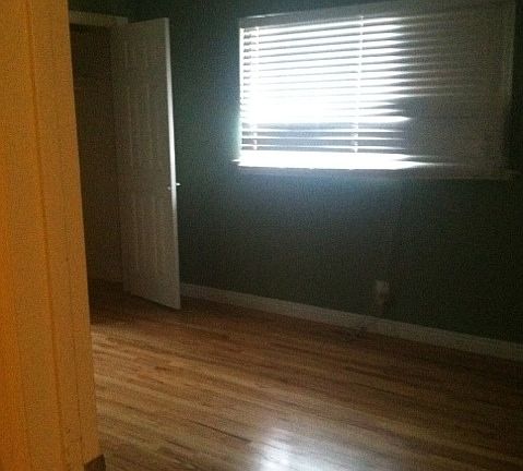 3rd image of 1347 W Avenue H10