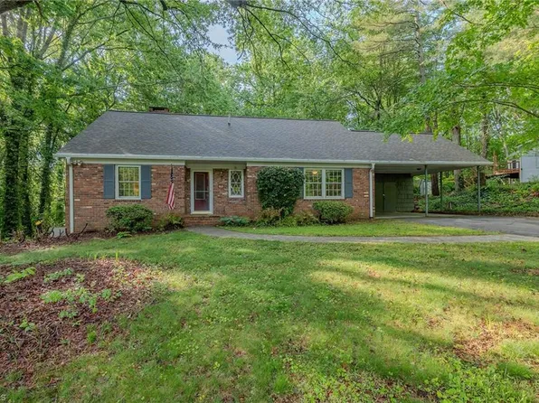 1160 Edgebrook Dr, Winston Salem, NC 27106