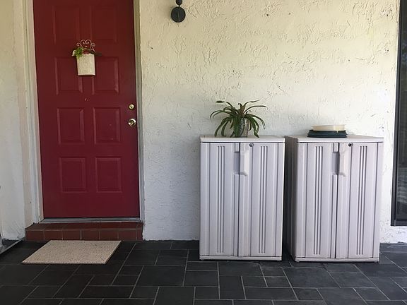 Main entryway off patio