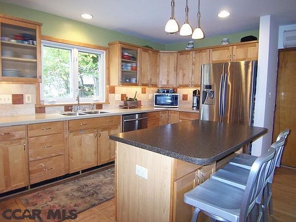 3rd image of 623 Hillcrest Ave
