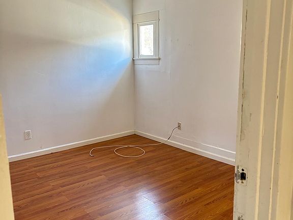 3rd image of 3633 44th St