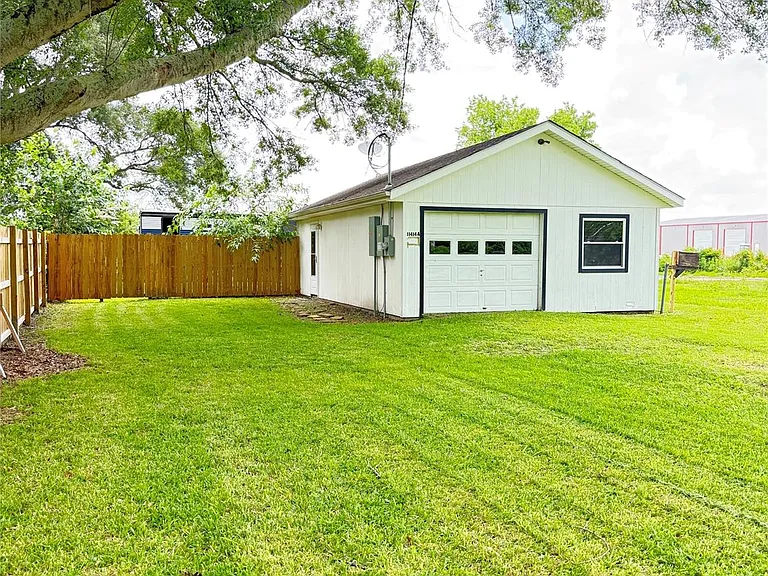 11414 Sralla Rd #A — Photo 4
