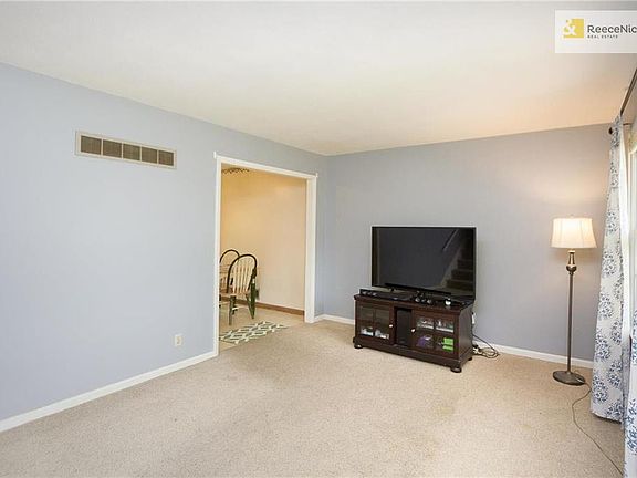 3rd image of 9820 E 52nd St
