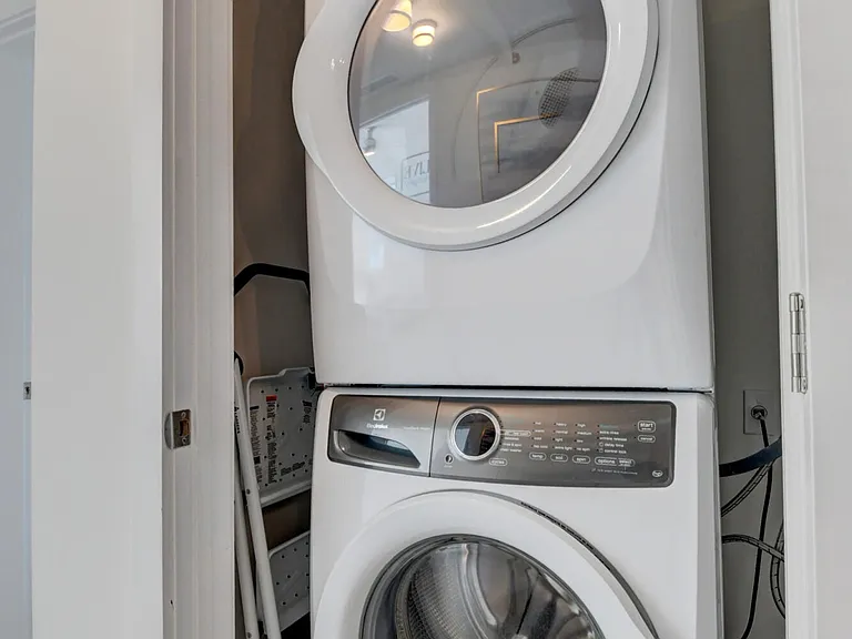 111 SE 1st Ave #408 — Photo 37