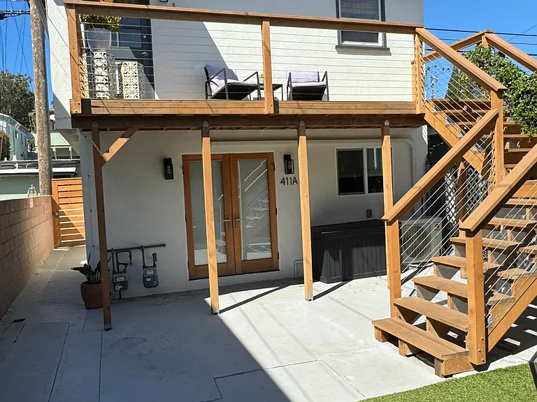 411 1/2 Richmond St — Photo 21