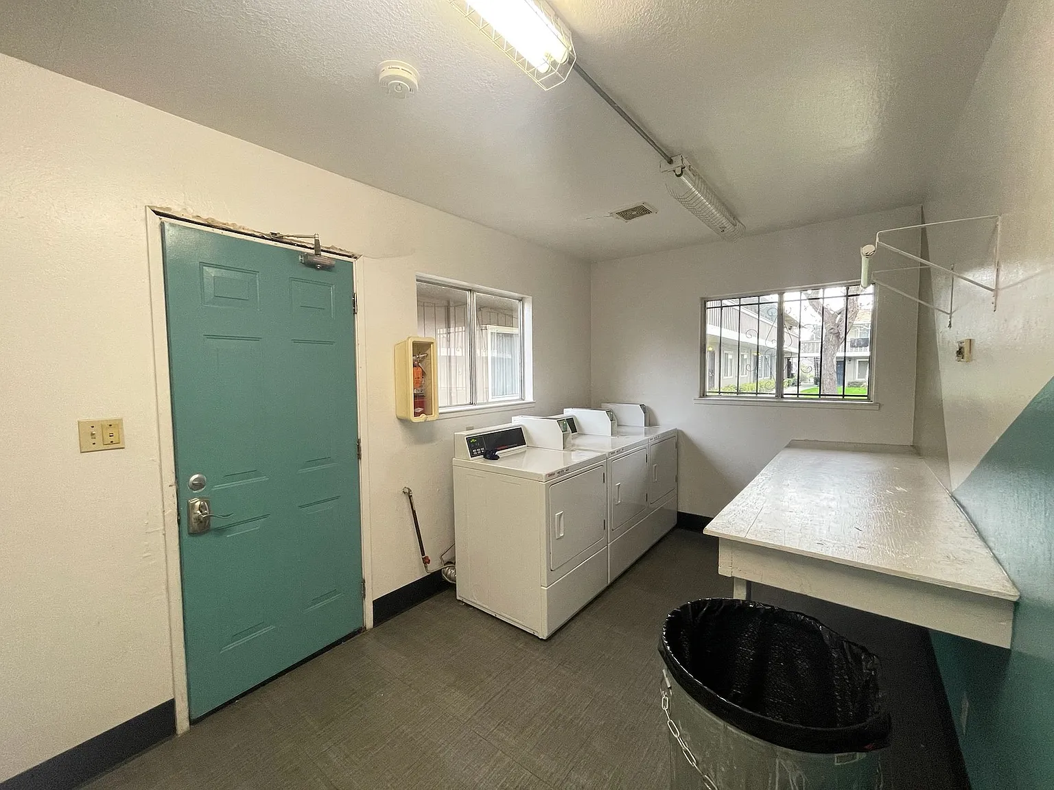 Sharis Apartments — Photo 3