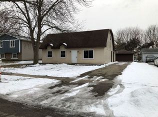 165 Plainview Dr, Bolingbrook, IL 60440