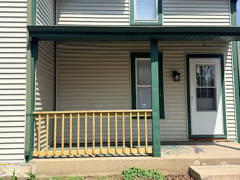 621 Hackett St — Photo 8