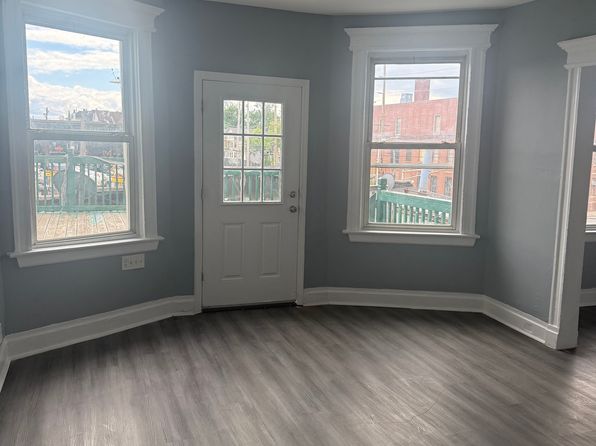 955 Clinton Ave #1L
