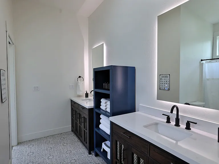 Jack and Jill Bath for Bedroom #3 and #4