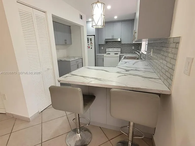 2438 SW 109th Ct — Photo 6