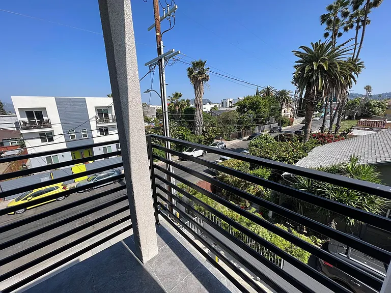 Elmer Ave. Townhomes — Photo 27