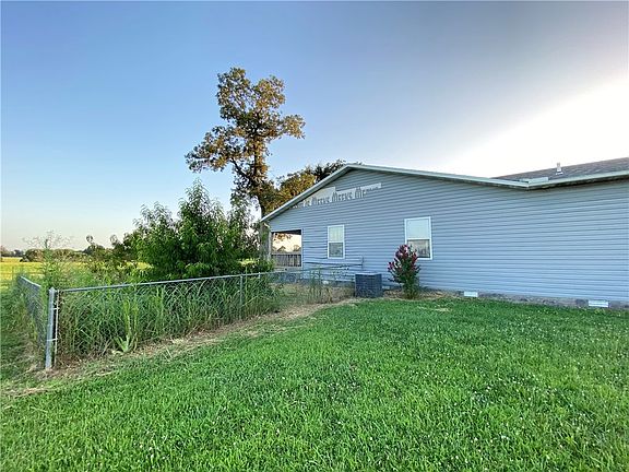 4th image of 261 Old Carpenter Ln