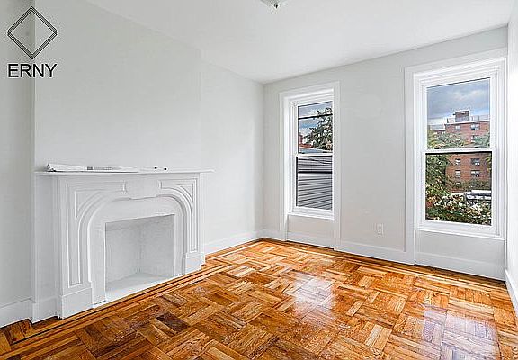 5th image of 243A Vernon Ave #2F