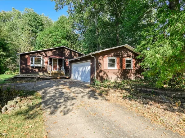 377 Maple St, Ravenna, OH 44266