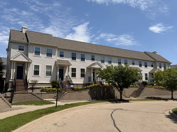 11316 Fergus St NE Unit E, Blaine, MN 55449