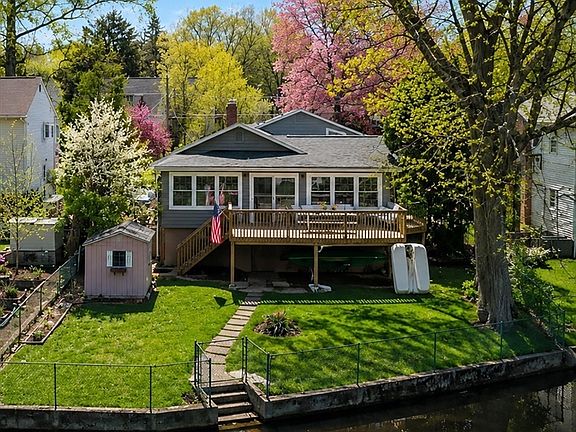 3rd image of 143 Cottage Rd