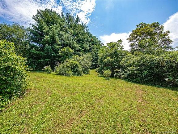 5th image of 67 Oak Hill Dr