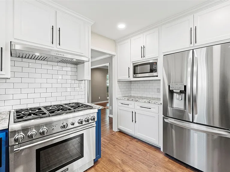 6031 McKnight St — Photo 17