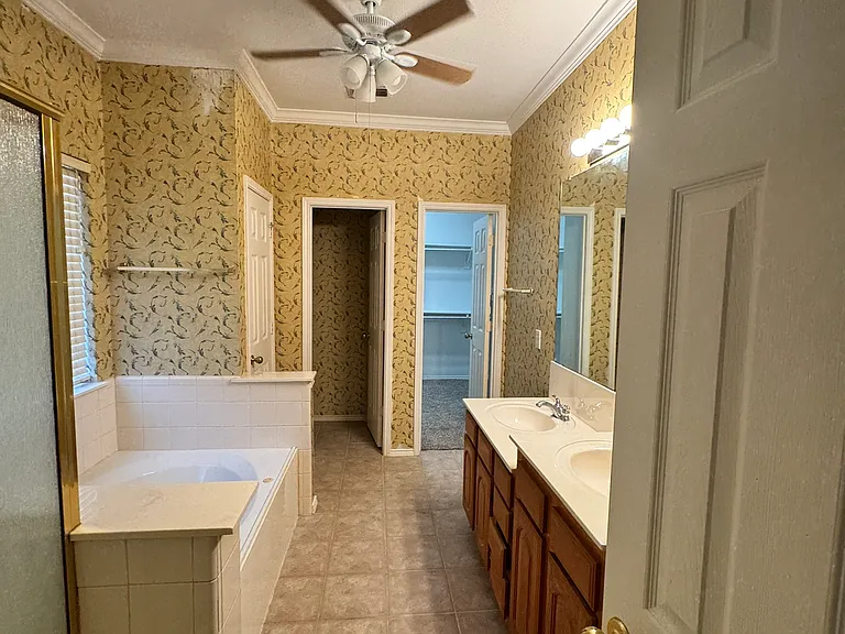304 Patricia Ln — Photo 19