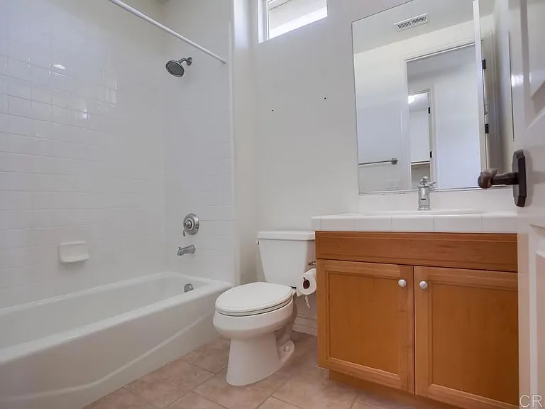 421 N Cedros Ave N — Photo 41