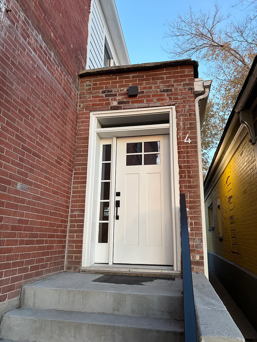 Building Photo - 2766 Jefferson Ave #4
