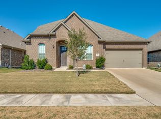 332 Sugar Creek Ln, Saginaw, TX 76131