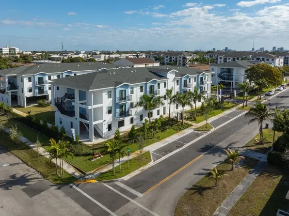 Brand-New Apartments at SORA starting at $2,430, move in by June 15 and receive December FREE