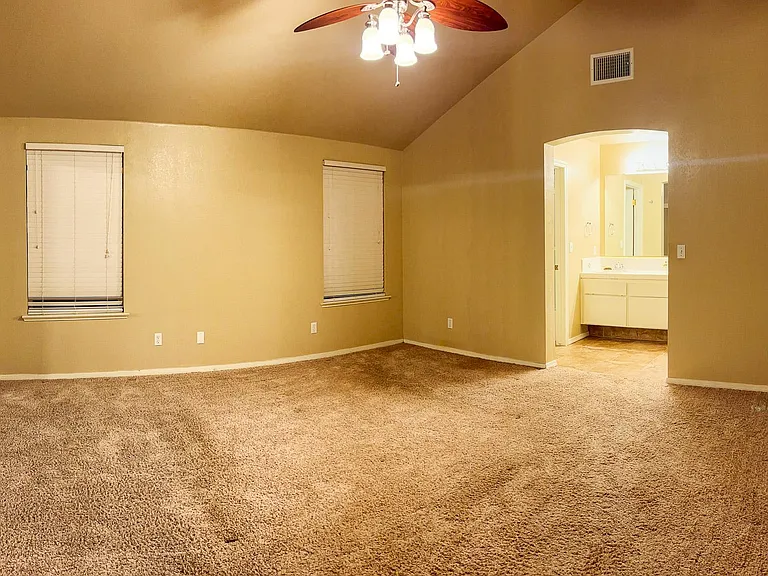 2182 E Minarets Ave — Photo 13