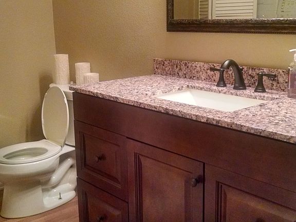 1/2 BATH ON MAIN LEVEL