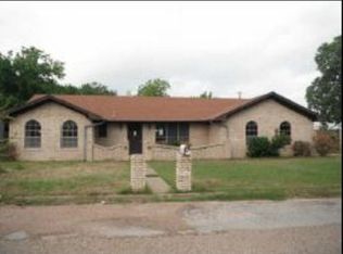 1006 W Elizabeth Dr, Robinson, TX 76706
