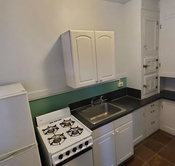 Seward Apartments — Photo 23