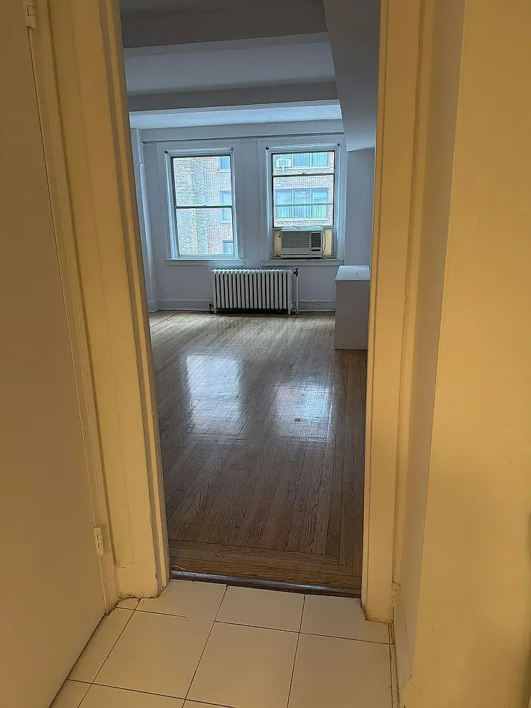 150 East 39th Street — Photo 3