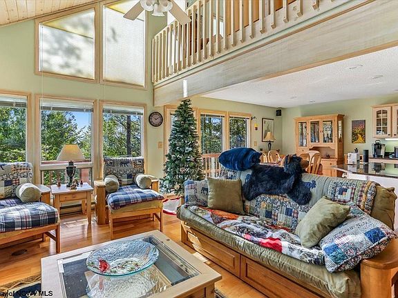 3rd image of 128 Forest Ridge Rd