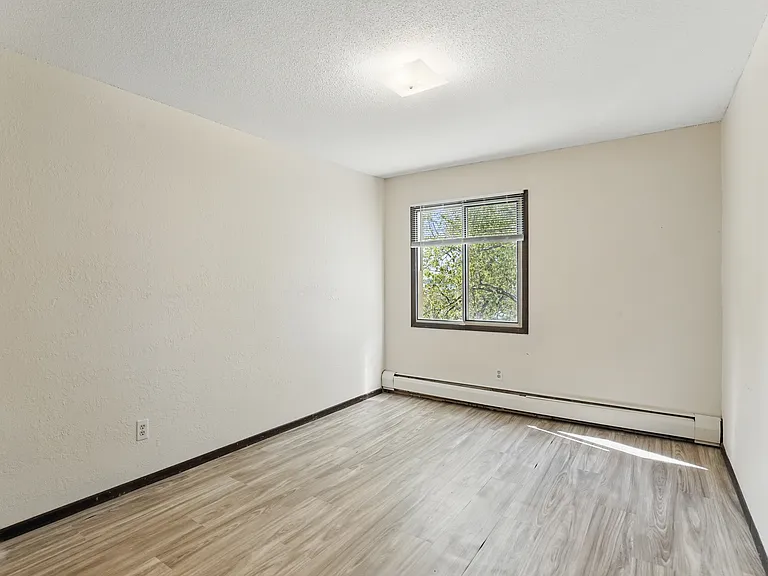 North Shore Apartments — Photo 16