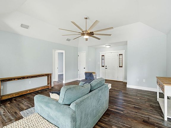 5th image of 816 Azalea Trace Dr